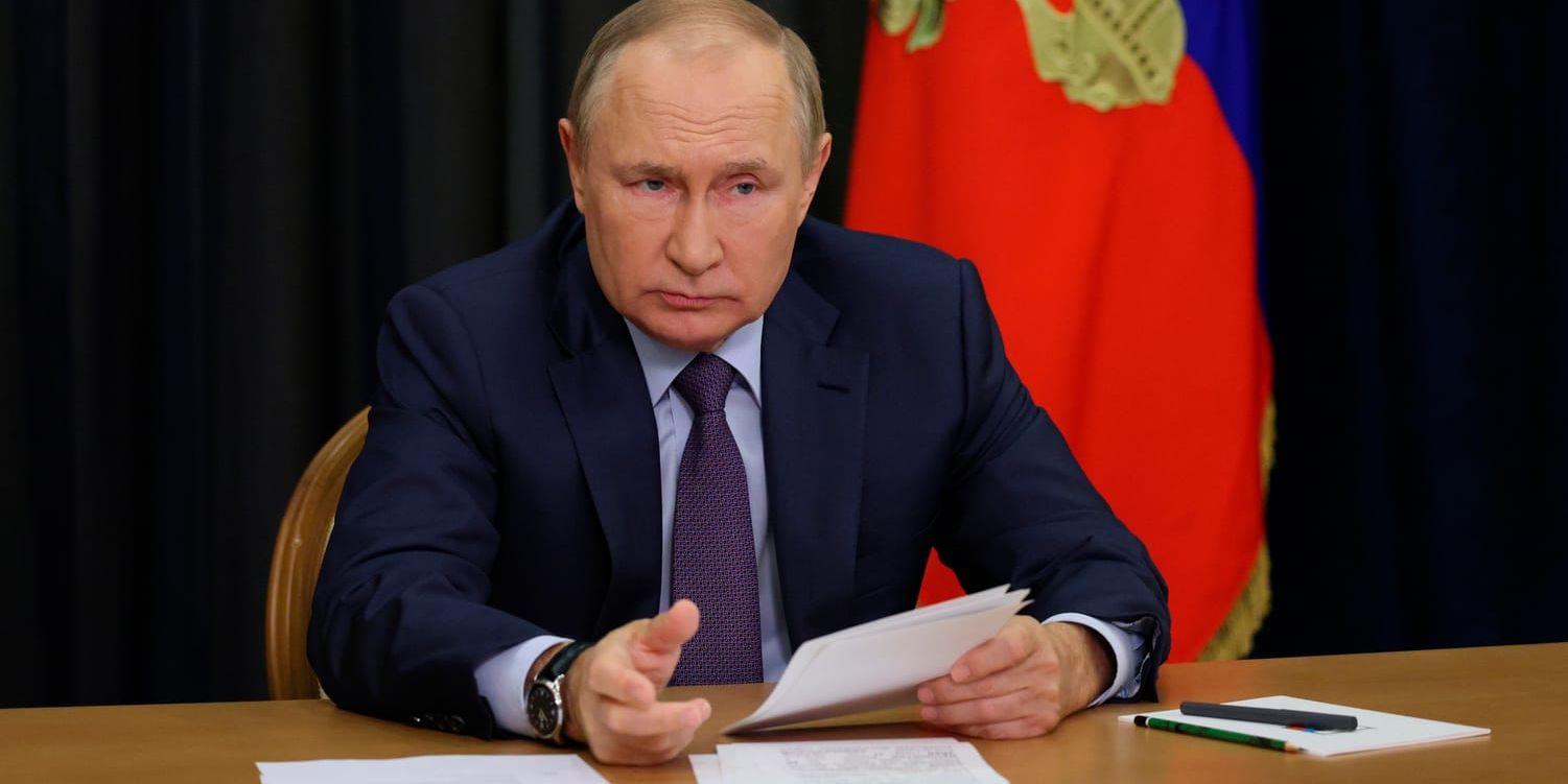 Russian President Vladimir Putin gestures as he attends a meeting on agricultural issues via videoconference in the Bocharov Ruchei residence in the Black Sea resort of Sochi, Russia, Tuesday, Sept. 27, 2022. (Gavriil Grigorov, Sputnik, Kremlin Pool Photo via AP)  XAZ153