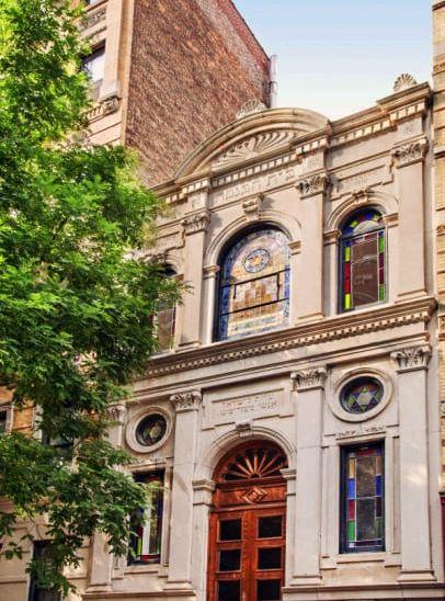 Bild på den ombyggda synagogan i East Village som Skarsgård ska varit på visning av. Foto:Michael Weinstein.