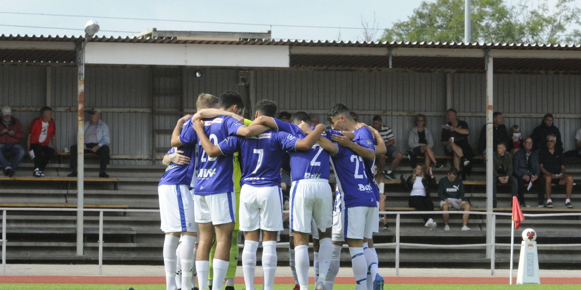 IFK Uddevalla åkte ur serien den här säsongen och får börja om i division 3. 