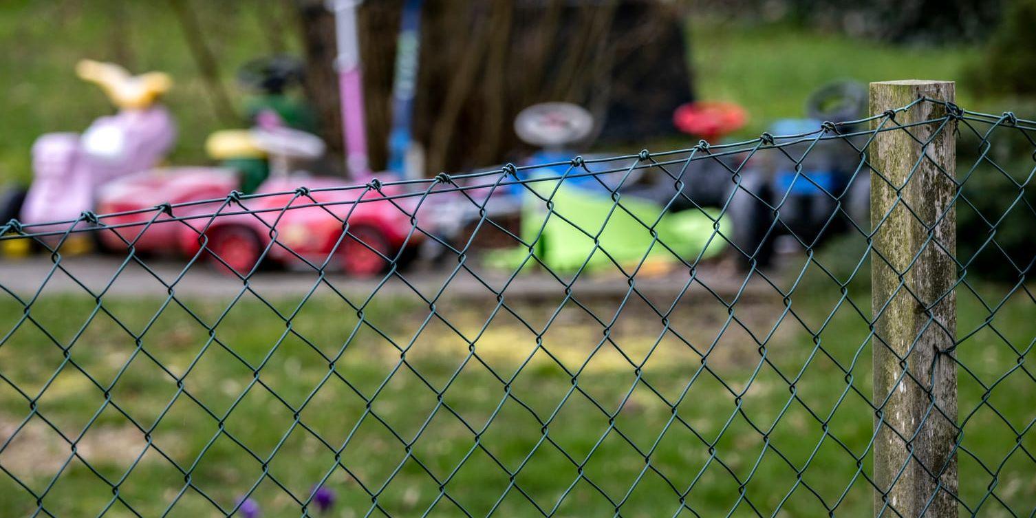 Flickan i Eslöv som skadades av frätande ättika levde i en familj som enligt åklagaren var isolerad, utan större kontakt med övrig familj, vänner eller andra. Arkivbild.