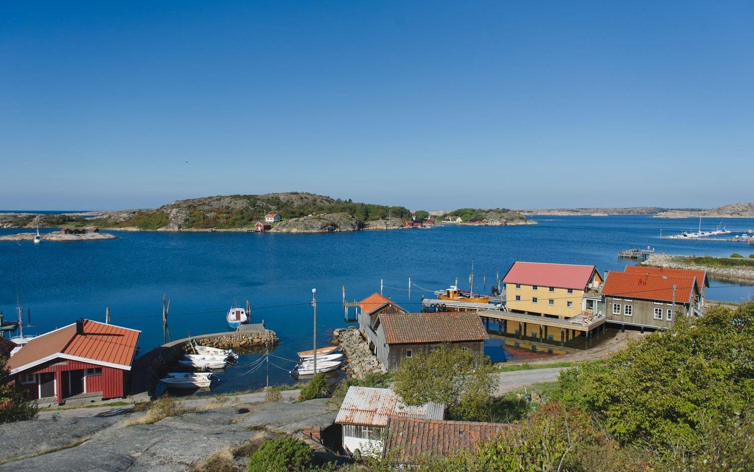 Tanums kommun har varit ohotad etta under de senaste fem åren när det kommer till var människor vill köpa fritidshus i Västra Götaland.