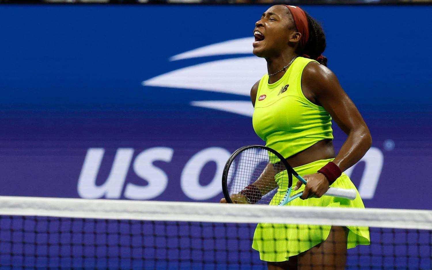 Till slut återupptogs matchen och Coco Gauff segrade. 