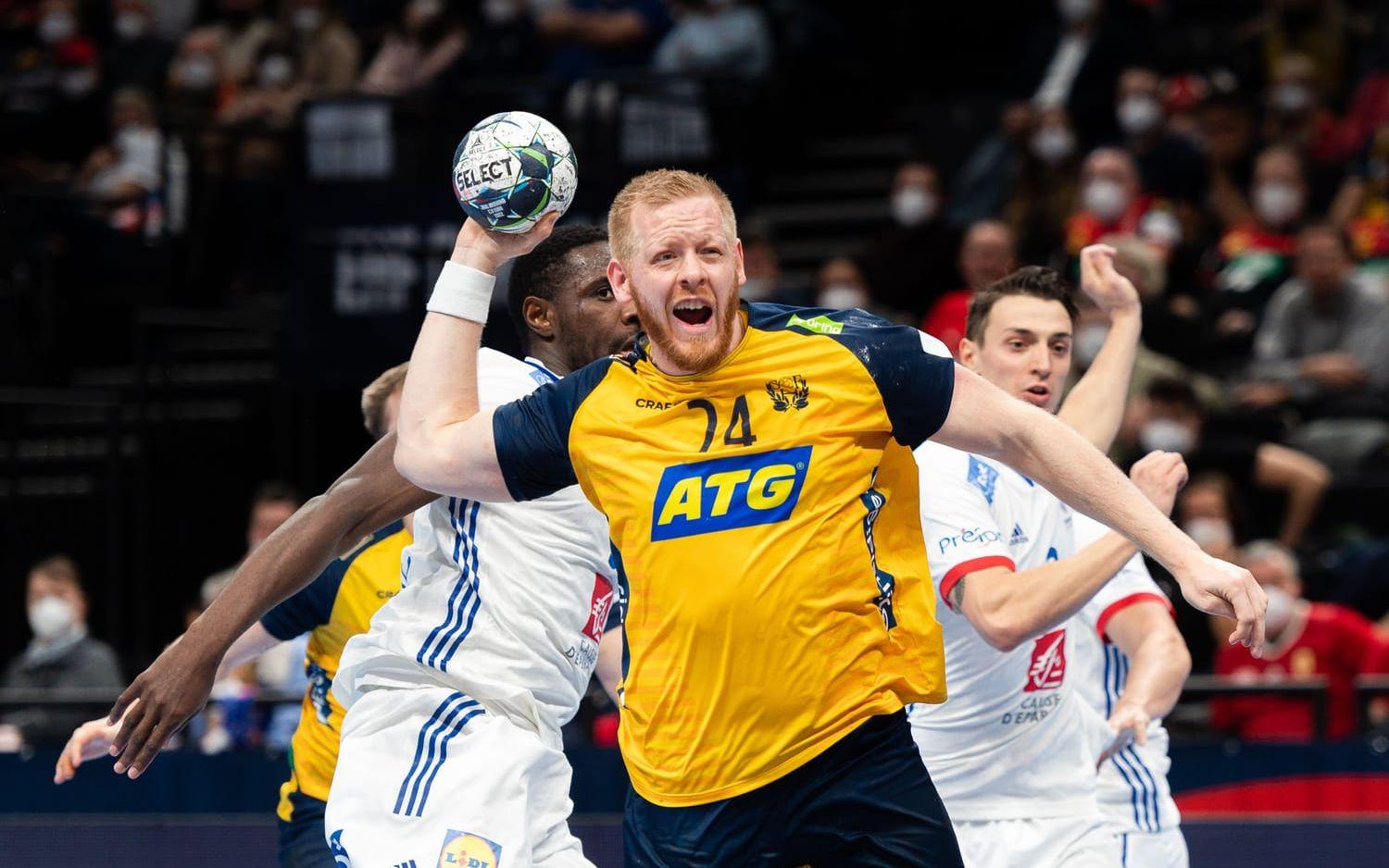 220128 Jim Gottfridsson of Sweden during the 2022 EHF European Handball Championship semifinal match between France and Sweden on January 28, 2022 in Budapest. Photo: Johanna Lundberg / BILDBYRÅN / kod JL / JL0232