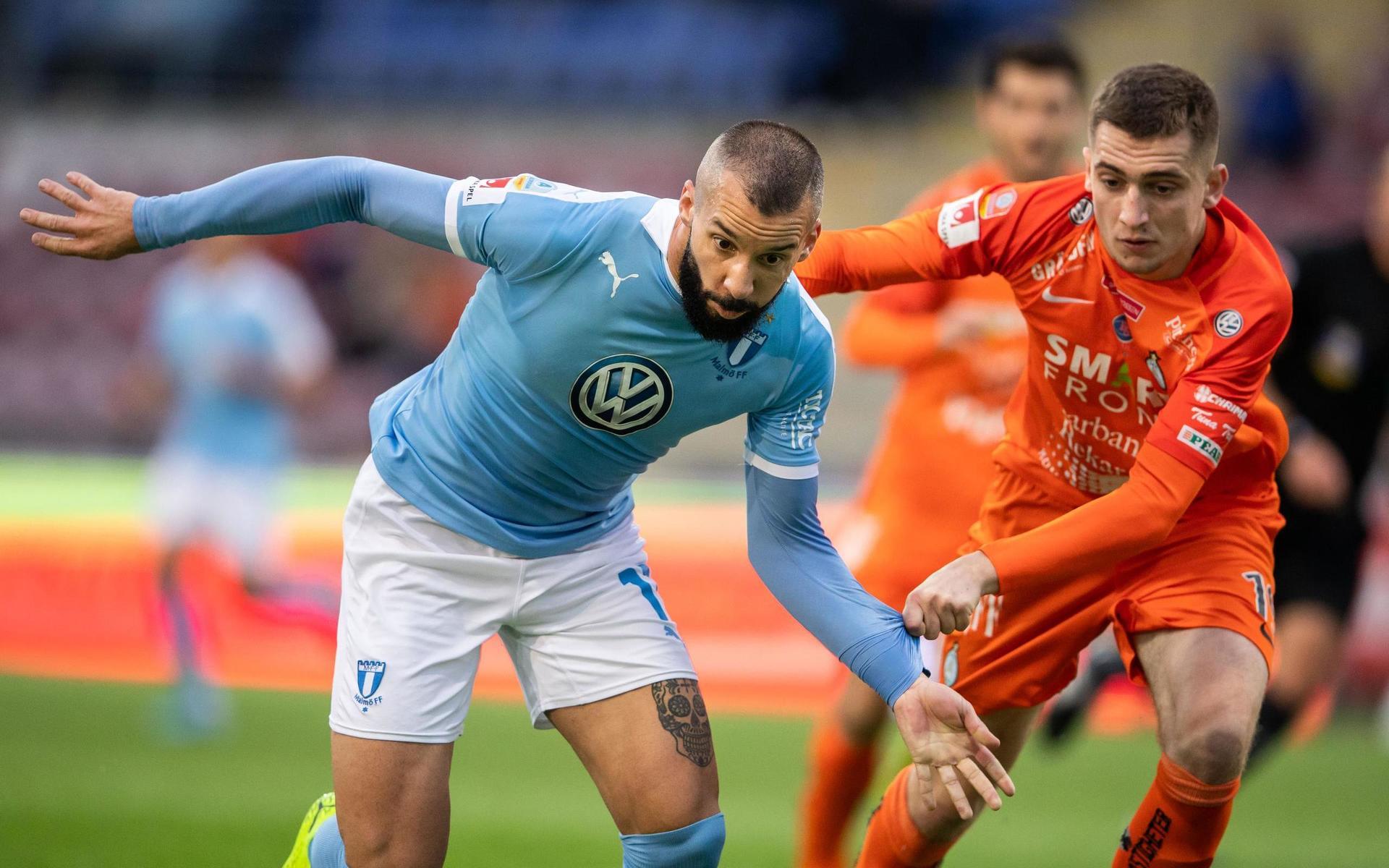 Malmös Guillermo Molins och AFC Eskilstunas Adnan Catic 2019.