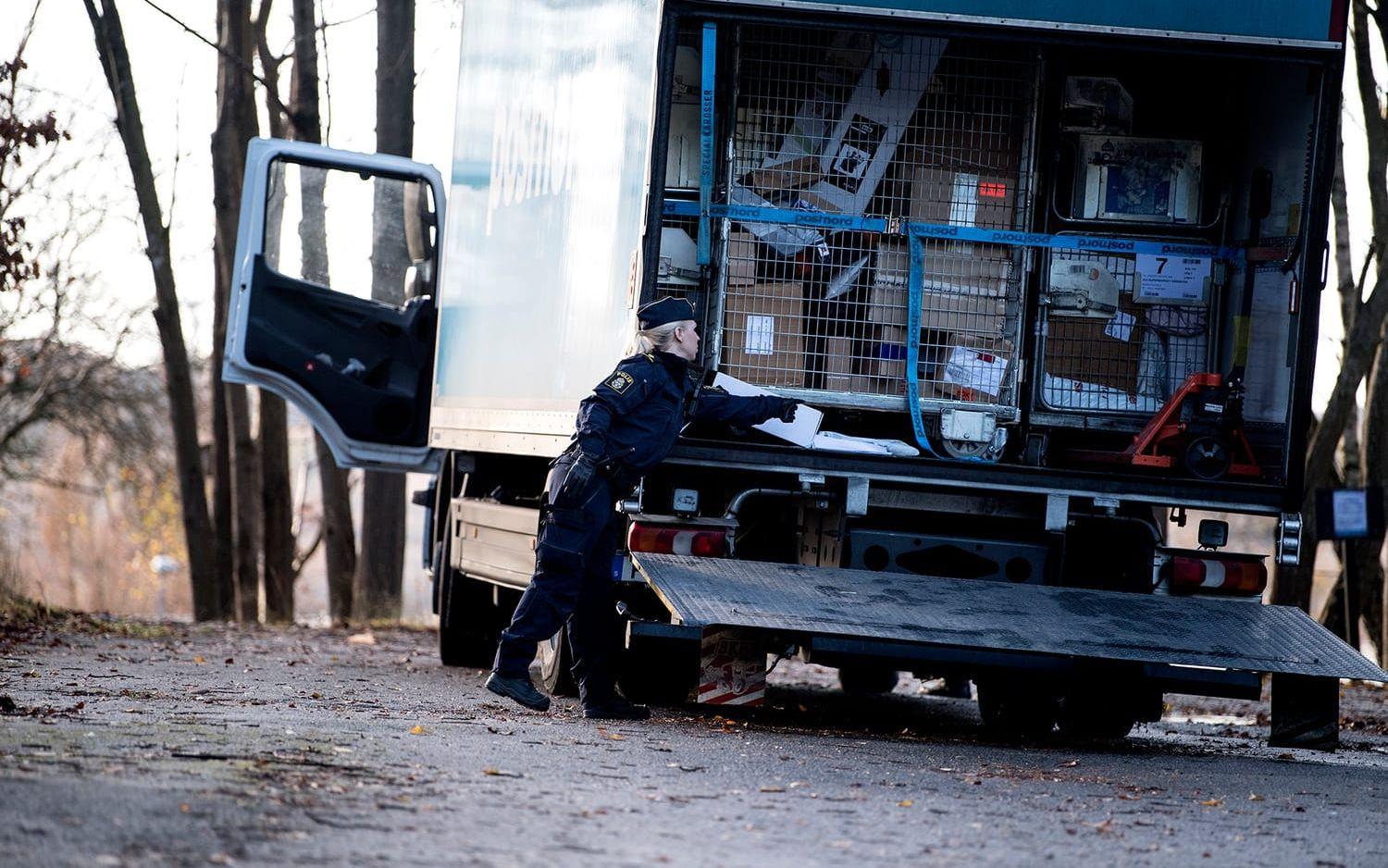 Den kapade lastbilen återfanns av polisen i Vättlefjäll. FOTO:Björn Larsson Rosvall
