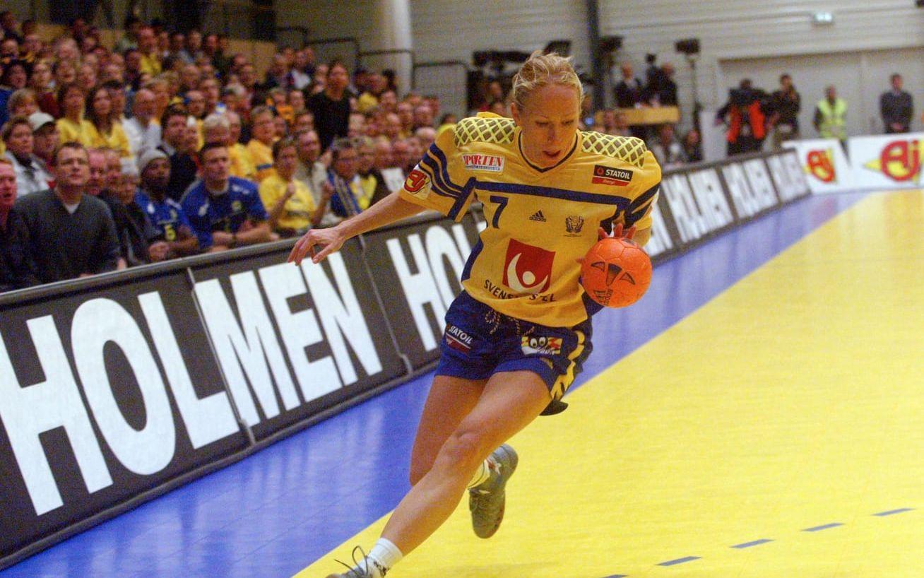 Theresa Claesson Andreasson på språng under EM 2002. 