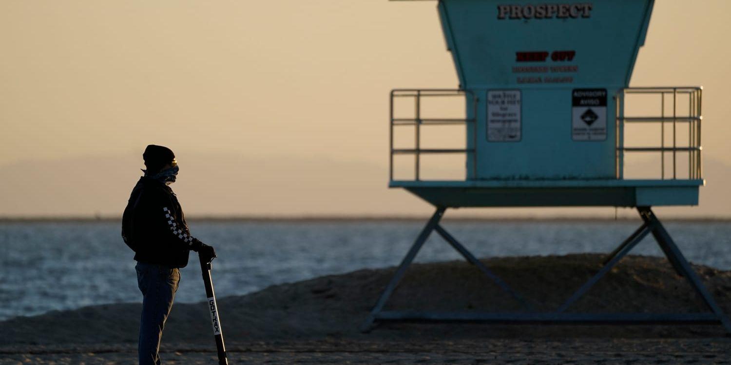 Miami är inte enda staden som haft debatt kring elsparkcyklarnas vara eller icke vara. Även på västkusten, här Long Beach i Kalifornien, förekommer fordonen. Arkivbild.