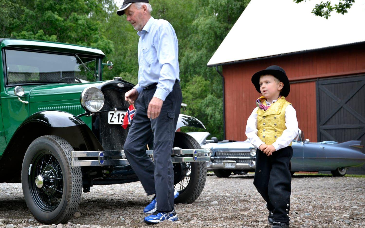 5-årige Hans Martin Buer Skjelde åkte till Hedekas med morfar Normann-Ole.