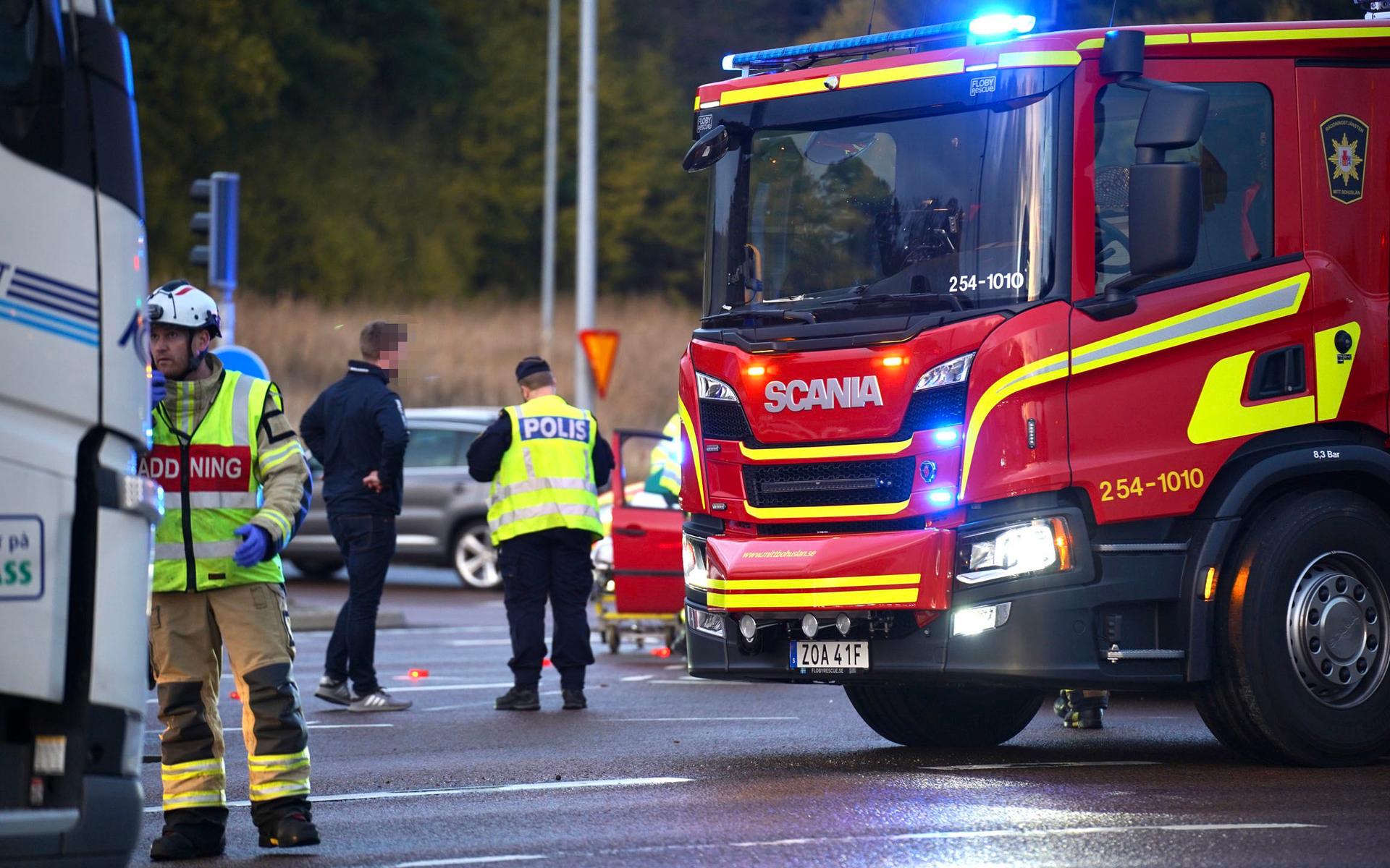 Två personbilar kolliderade i Herrestad under onsdagseftermiddagen med långa köer som följd på riksväg 44. 