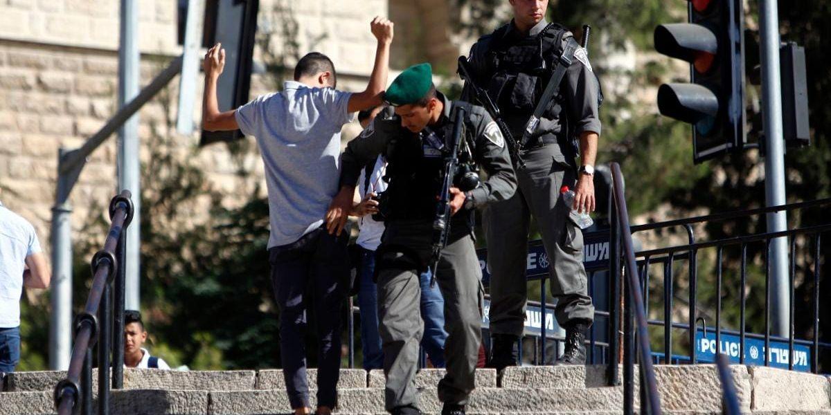 Spänt läge. Israelisk polis i Jerusalem.