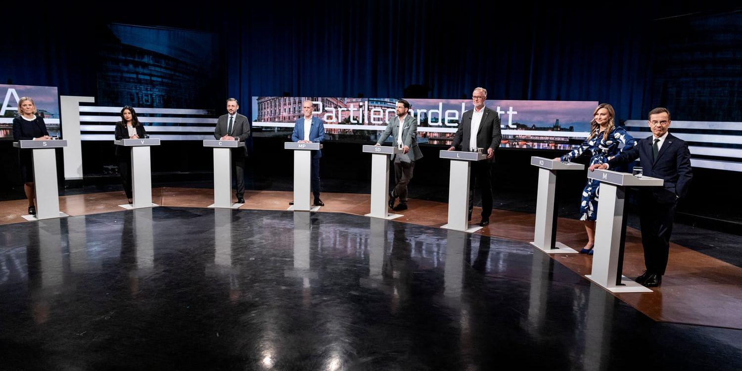 Magdalena Andersson (S), Nooshi Dadgostar (V), Muharrem Demirok (C), Daniel Helldén (MP), Jimmie Åkesson (SD), Johan Pehrson (L), Ebba Busch (KD) och Ulf Kristersson (M) inför söndagskvällens partiledardebatt i Agenda i Sveriges television där partiledare och språkrör för de åtta riksdagspartierna möts i en direktsänd debatt.