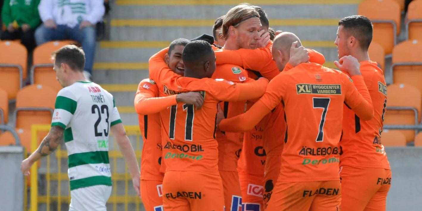 Varbergs spelare har all anledning att jubla över säsongsinledningen. Borta mot Västerås kom sjätte raka segern, 2–1, för hallänningarna.